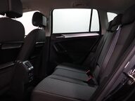 Volkswagen Tiguan SE NAV TDI BMT 4MOTION 42