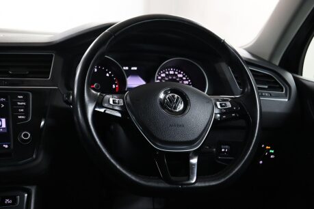 Volkswagen Tiguan SE NAV TDI BMT 4MOTION 46