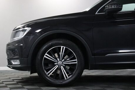 Volkswagen Tiguan SE NAV TDI BMT 4MOTION 27