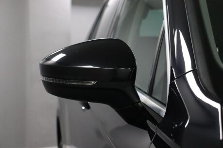Volkswagen Tiguan SE NAV TDI BMT 4MOTION 33
