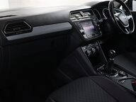 Volkswagen Tiguan SE NAV TDI BMT 4MOTION 34