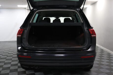 Volkswagen Tiguan SE NAV TDI BMT 4MOTION 33