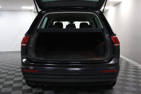 Volkswagen Tiguan SE NAV TDI BMT 4MOTION 33