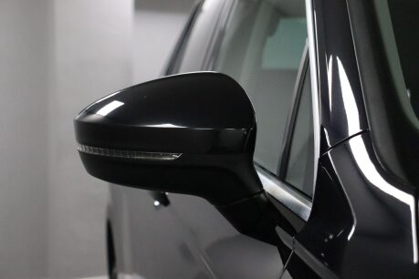 Volkswagen Tiguan SE NAV TDI BMT 4MOTION 32