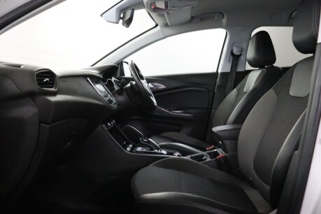 Vauxhall Grandland X BUSINESS EDITION NAV 43