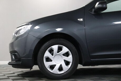 Dacia Sandero AMBIANCE SCE 27