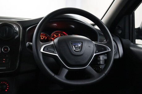 Dacia Sandero AMBIANCE SCE 43