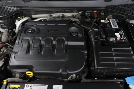 SEAT Leon TDI FR TECHNOLOGY 44