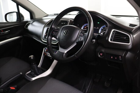 Suzuki SX4 S-Cross SZ-T 3