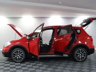 Suzuki SX4 S-Cross SZ-T 4