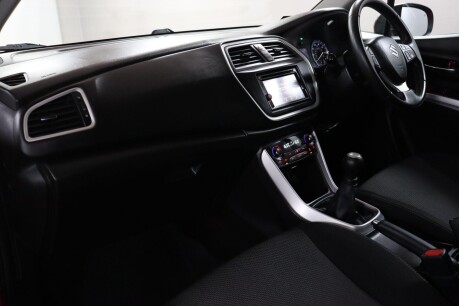 Suzuki SX4 S-Cross SZ-T 34