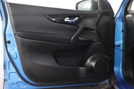 Nissan Qashqai DIG-T N-CONNECTA 44