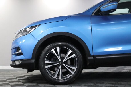 Nissan Qashqai DIG-T N-CONNECTA 27