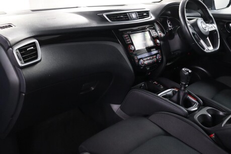 Nissan Qashqai DIG-T N-CONNECTA 34