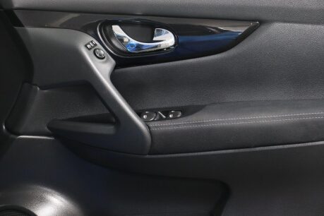 Nissan Qashqai DIG-T N-CONNECTA 36