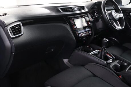 Nissan Qashqai DIG-T N-CONNECTA 34