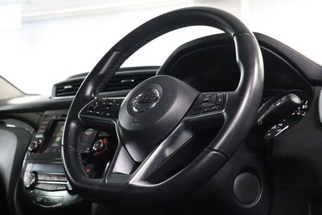 Nissan Qashqai DIG-T N-CONNECTA 13