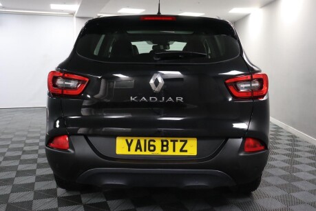 Renault Kadjar SIGNATURE NAV TCE 8