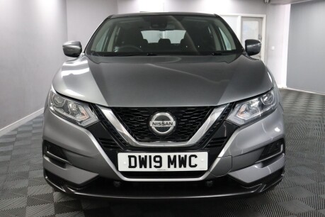 Nissan Qashqai DIG-T VISIA 2