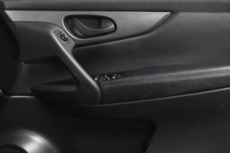 Nissan Qashqai DIG-T VISIA 36