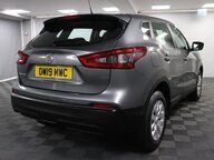 Nissan Qashqai DIG-T VISIA 11
