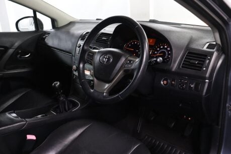 Toyota Avensis T4 VALVEMATIC  4