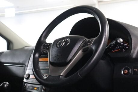 Toyota Avensis T4 VALVEMATIC  13