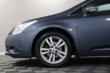 Toyota Avensis T4 VALVEMATIC  28