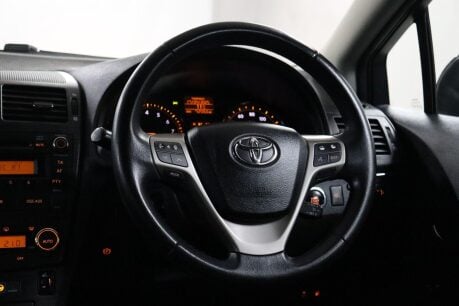 Toyota Avensis T4 VALVEMATIC  44