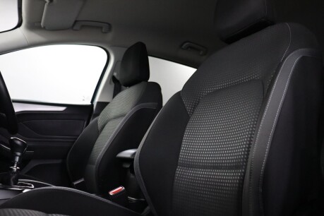 Ford Focus ZETEC EDITION MHEV 35