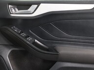 Ford Focus ZETEC EDITION MHEV 36