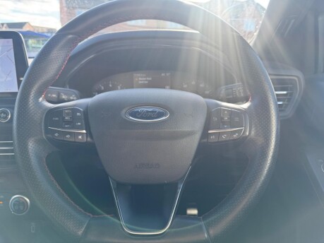 Ford Focus ST-LINE 13
