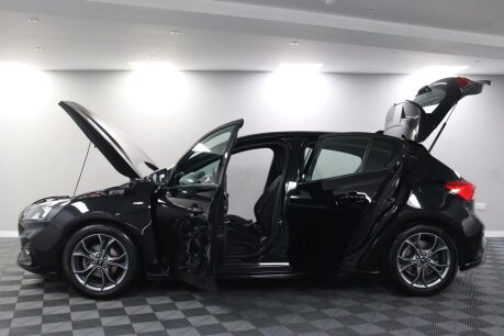 Ford Focus ST-LINE 6