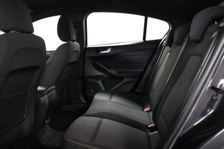 Ford Focus ST-LINE 41