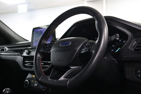 Ford Focus ST-LINE 13