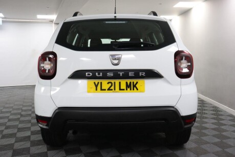 Dacia Duster ESSENTIAL TCE 8