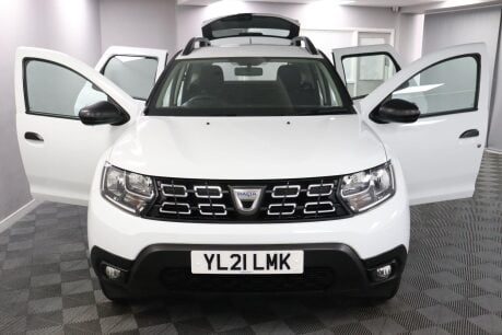 Dacia Duster ESSENTIAL TCE 8