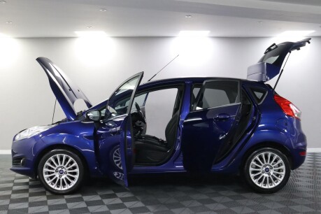 Ford Fiesta TITANIUM 4