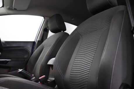 Ford Fiesta TITANIUM 35