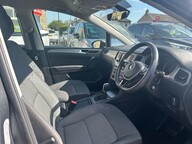Volkswagen Golf SV SE TDI DSG 9