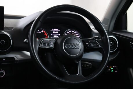 Audi Q2 TFSI SPORT 44