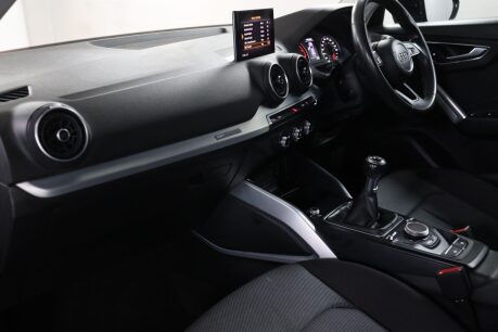 Audi Q2 TFSI SPORT 26