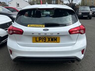 Ford Focus ST-LINE 6