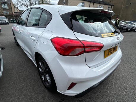 Ford Focus ST-LINE 5