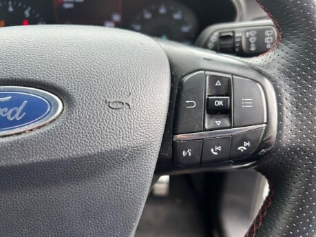 Ford Focus ST-LINE 13