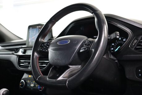 Ford Focus ST-LINE 12