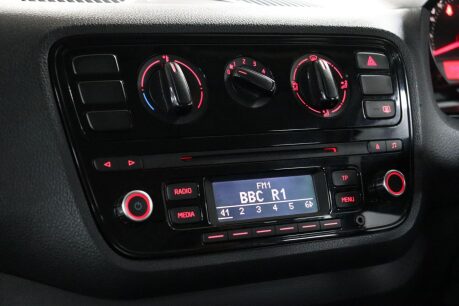 Volkswagen Up TAKE UP 37