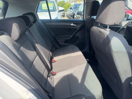 Volkswagen Golf E-GOLF 8