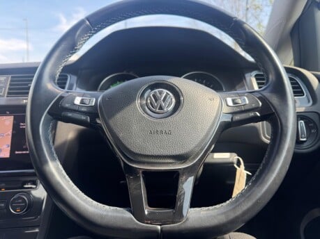 Volkswagen Golf E-GOLF 11