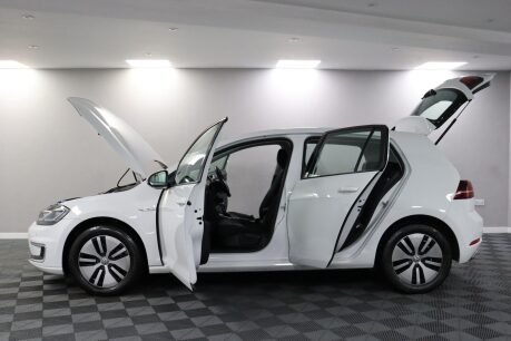 Volkswagen Golf E-GOLF 5